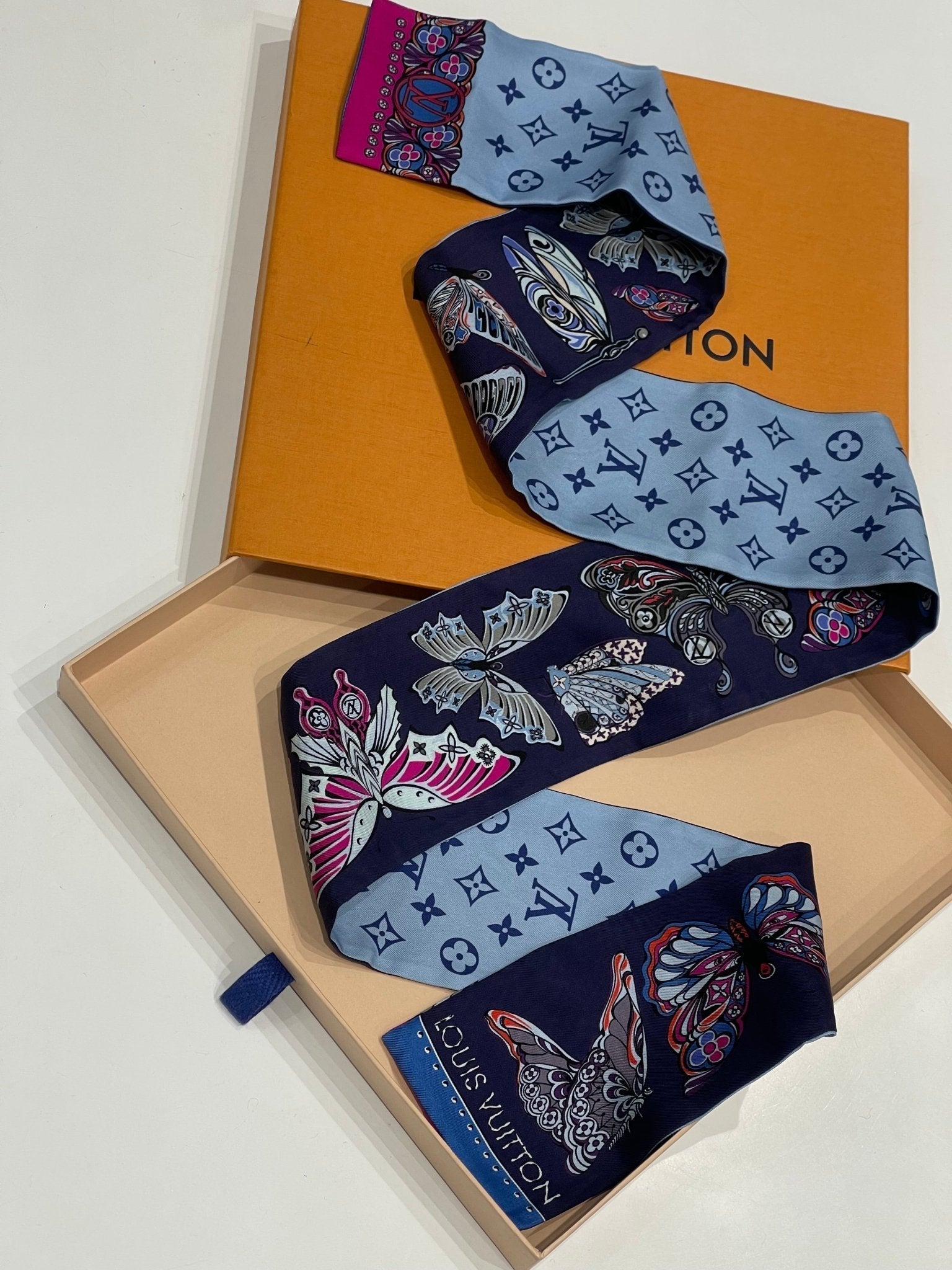 Louis Vuitton – Twilly Word of love