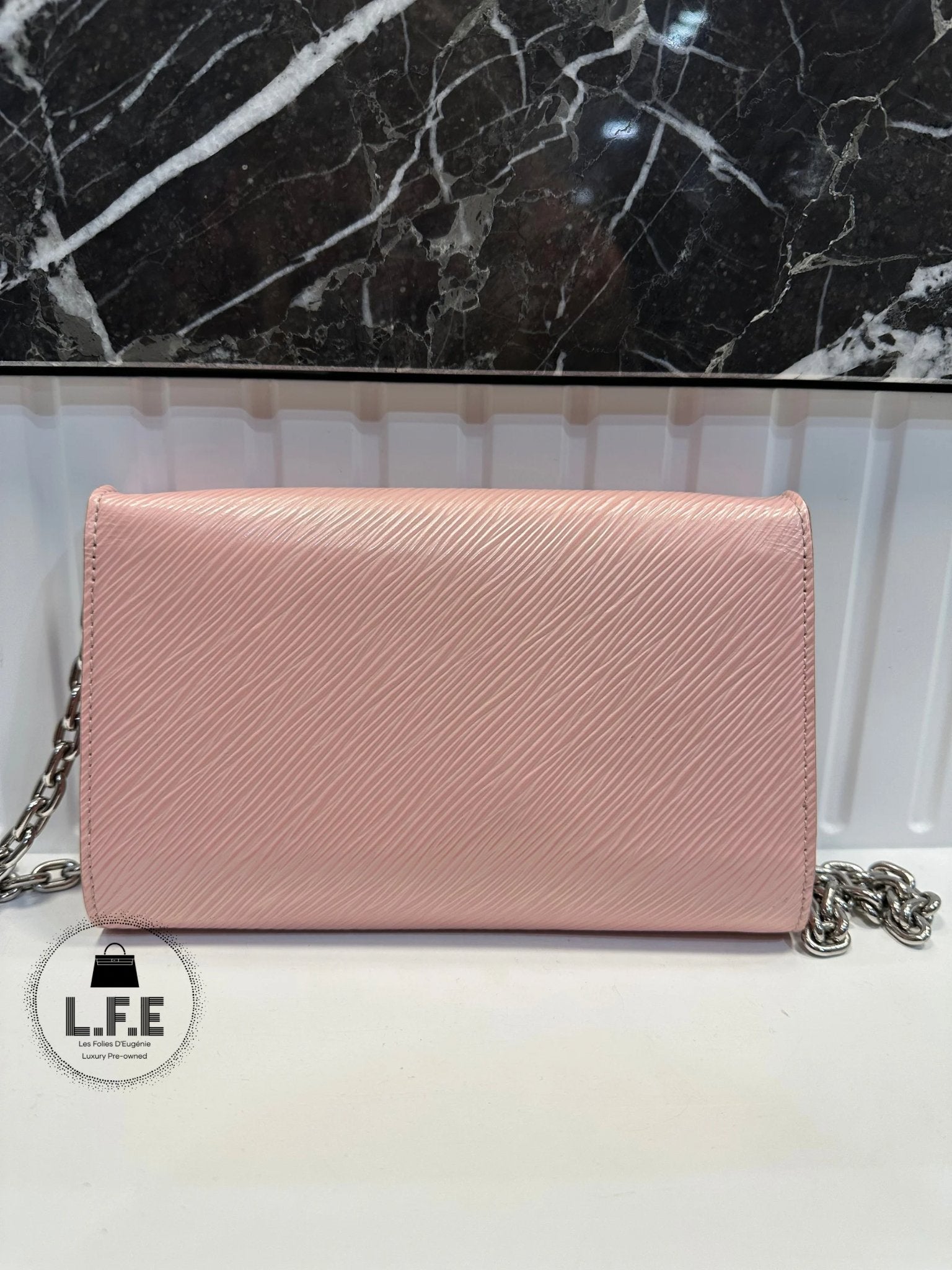 Louis Vuitton – Wallet On Chain
