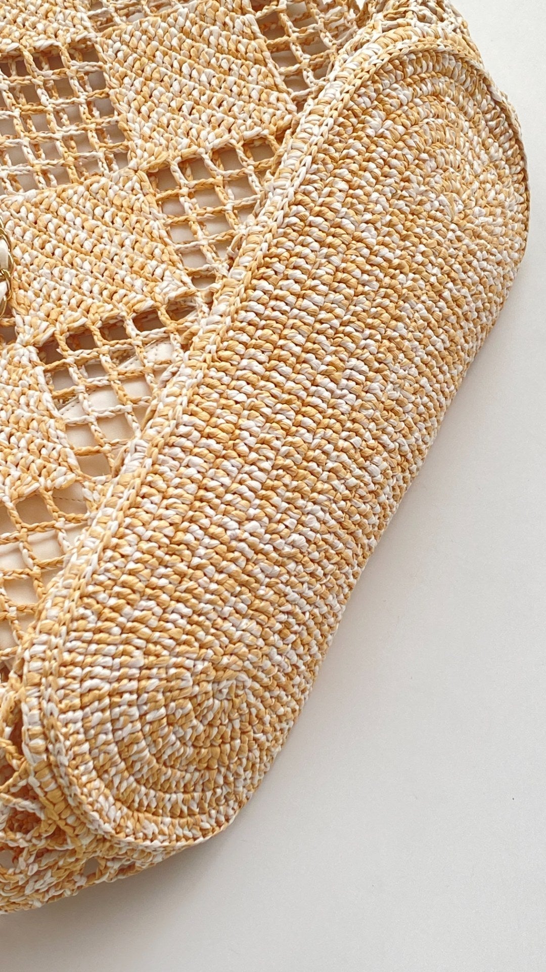 CC Beach Tote 52 Beige Raffia
