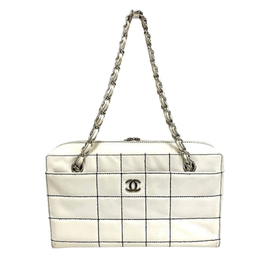 Chanel Leather Handbag Style 74 | Studio Nafay