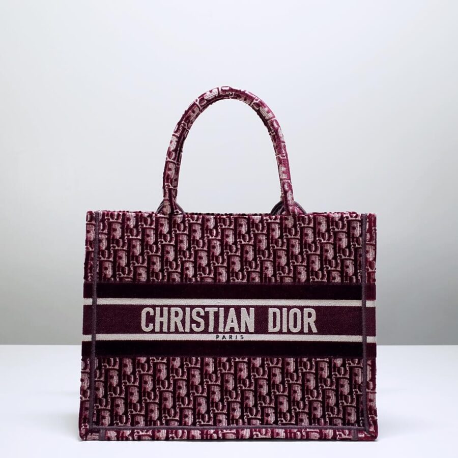 Book Tote BIG size 41.5cm 36.5cm Embroidery LOGO red Handbag maroon | Studio Nafay