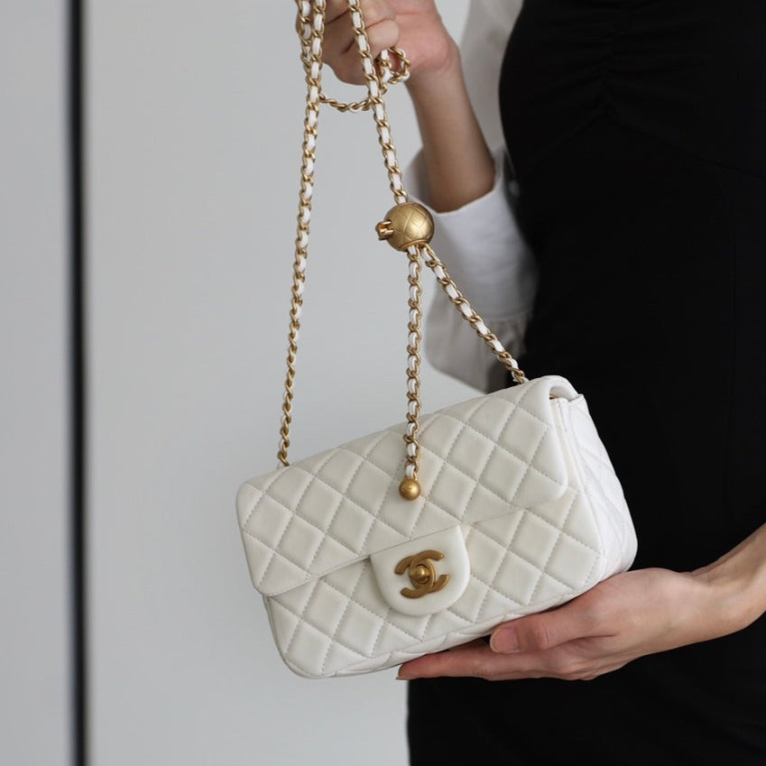 FLAP BAG 20CM WHITE LAMBSKIN GOLD HARDWARE | Studio Nafay