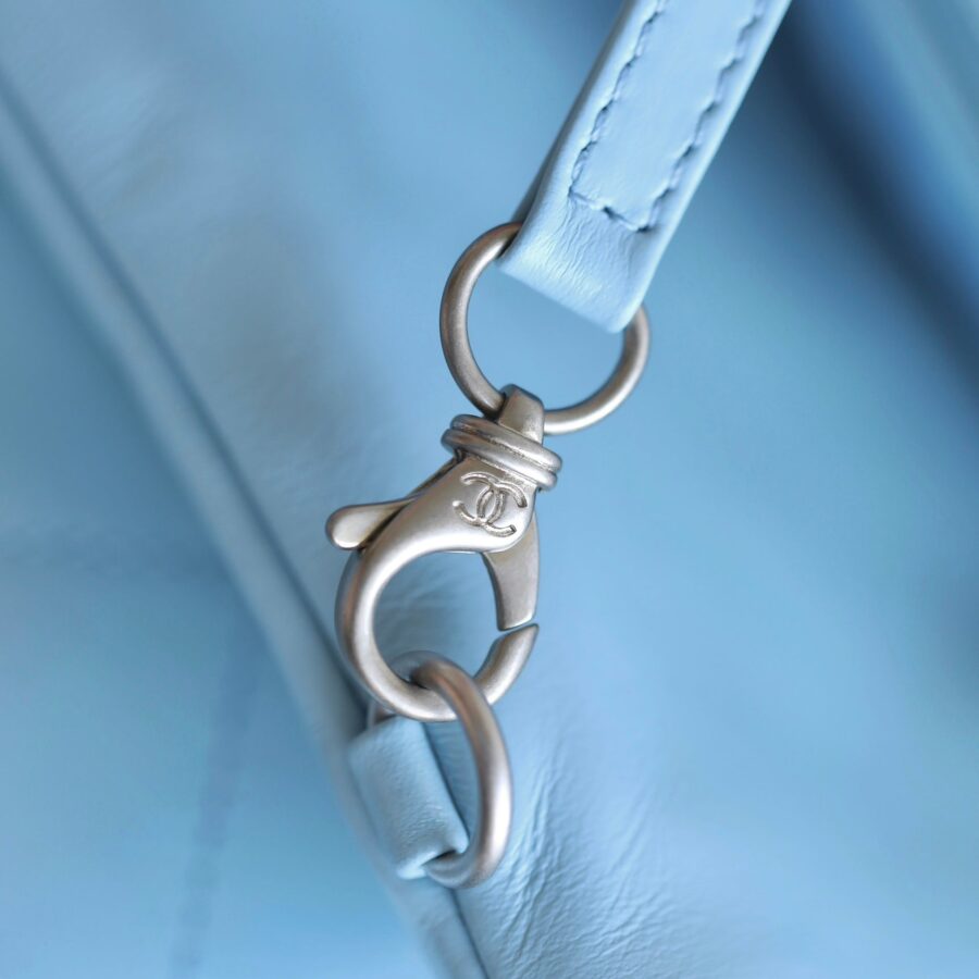 CC 22 ANTIBA HOBO BAG LIGHT BLUE 39CM | Studio Nafay