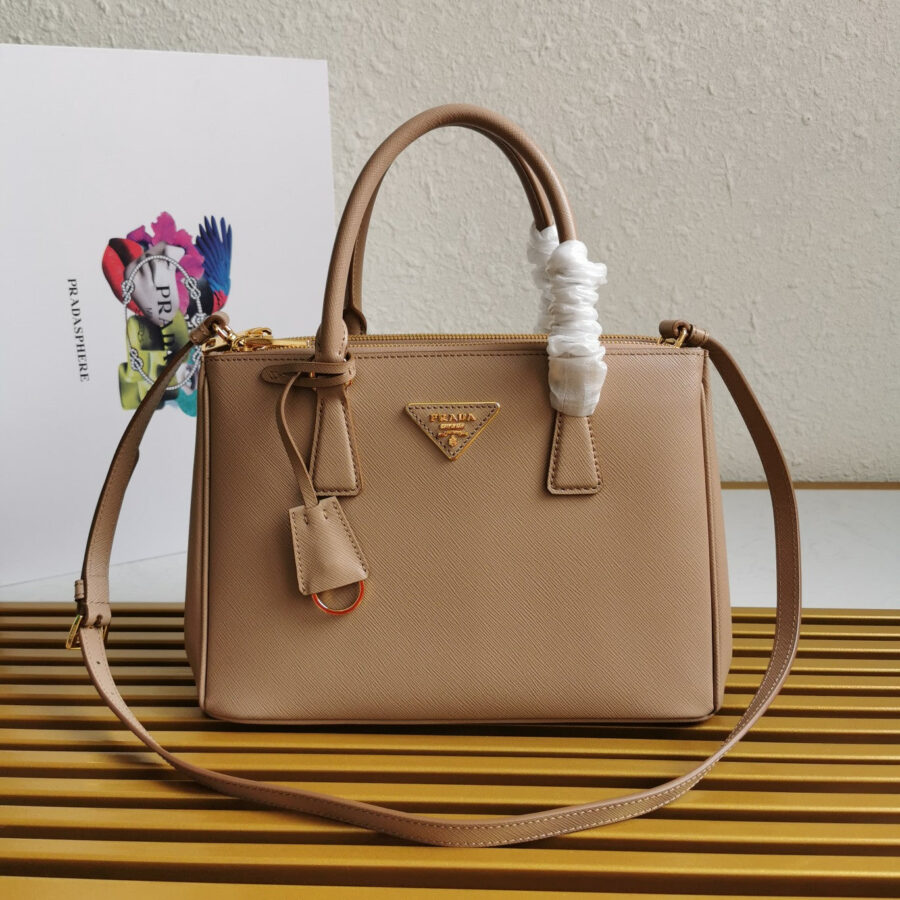 MEDIUM GALLERIA 28 BROWN SAFFIANO LEATHER | Studio Nafay
