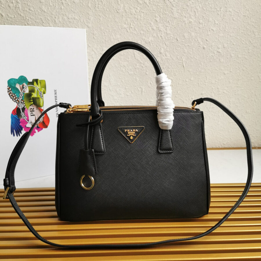 MEDIUM GALLERIA 28 BLACK SAFFIANO LEATHER | Studio Nafay
