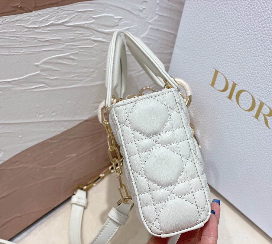 SMALL LADY D-JOY 22 WHITE LAMBSKIN | Studio Nafay