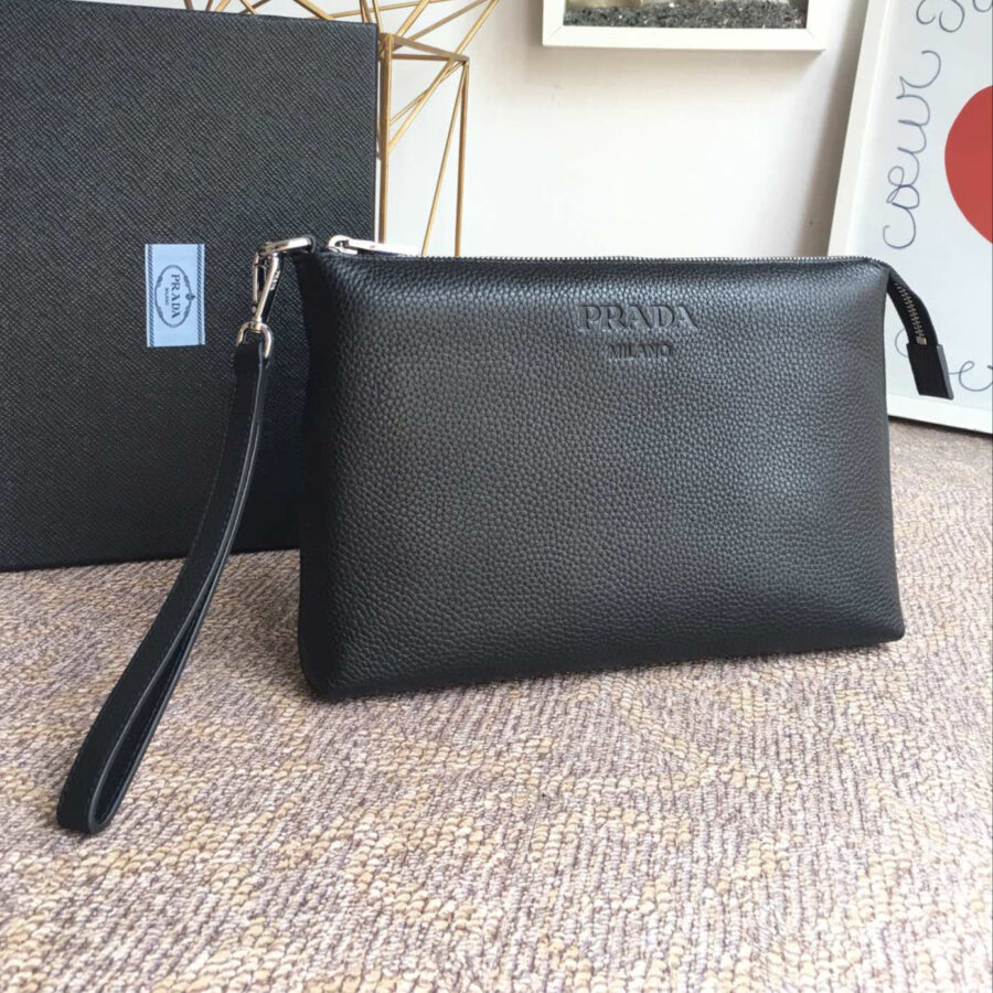 CLUTCH 29 IN BLACK GRAINED CALFSKIN SILVER HARDWARE | Studio Nafay