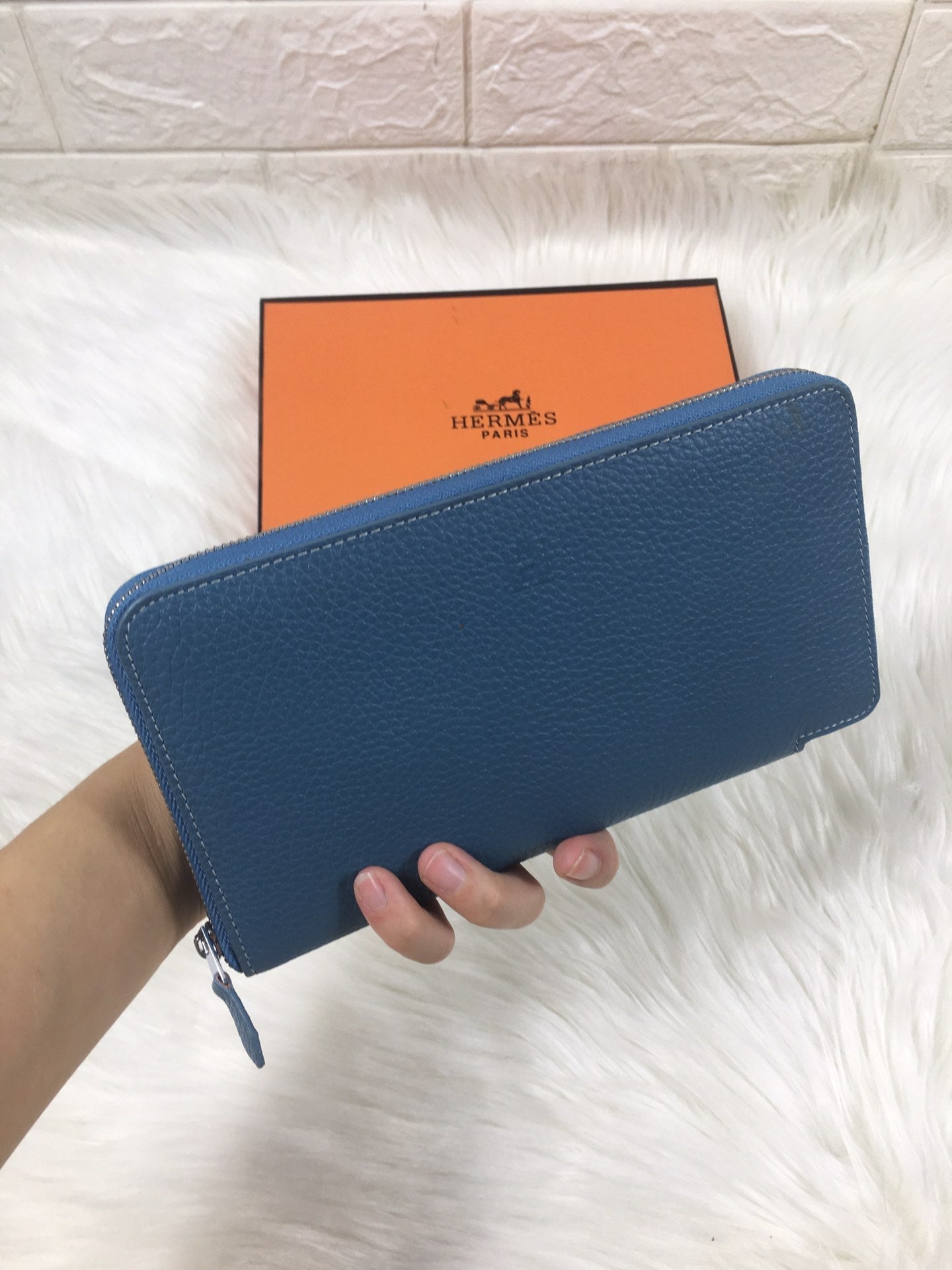 HM SILK’IN CLASSIC WALLET 20 CERULEAN GRAINED CALFSKIN