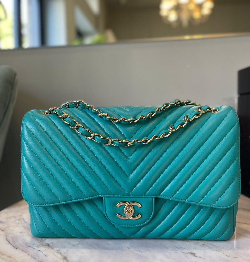 Chanel Jumbo Chevron Crossbody Bag | Studio Nafay