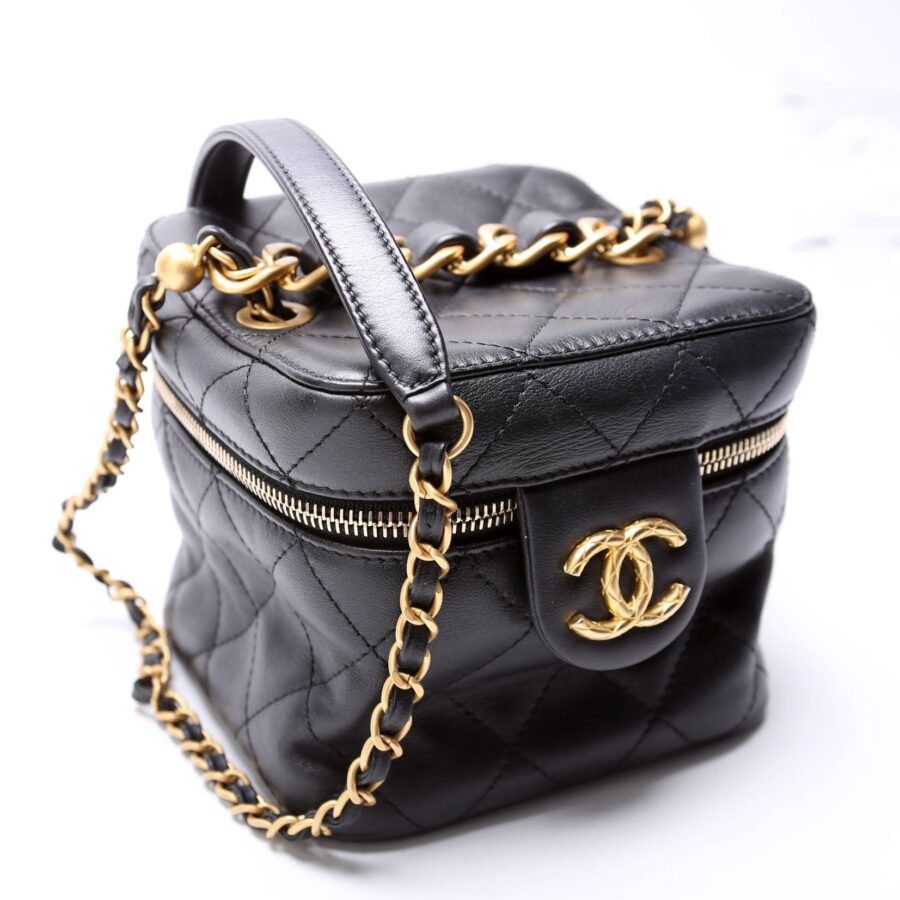 Chanel CC Vanity Case With Chain Small RFID Black | Studio Nafay