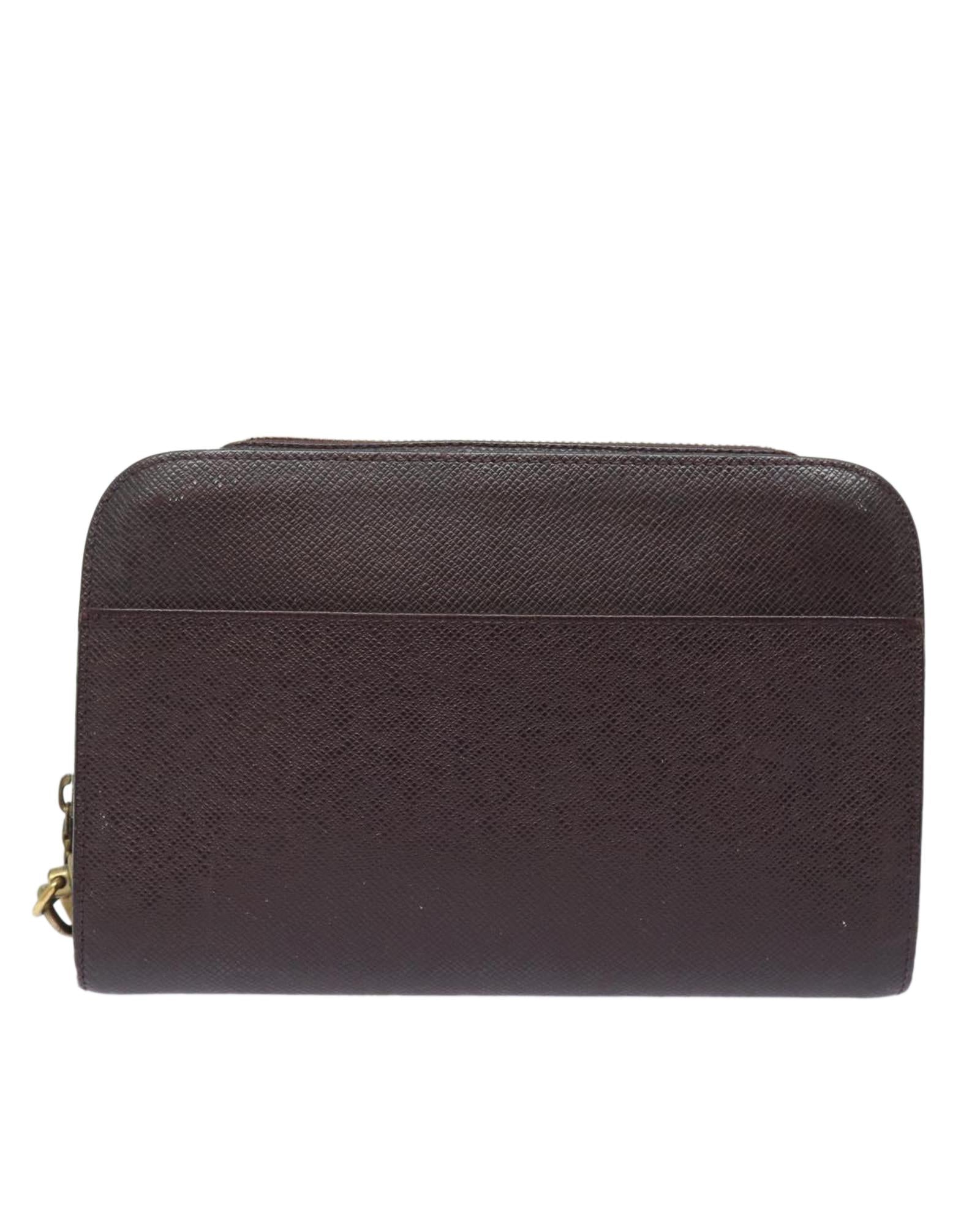 Taiga Leather Clutch Bag with Multiple Pockets