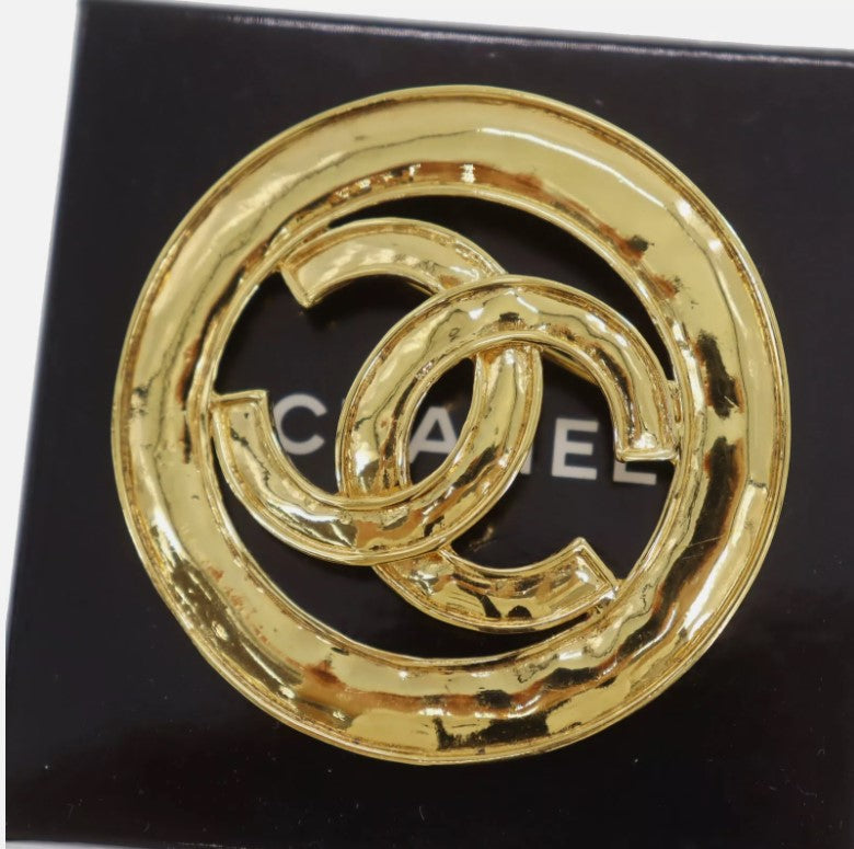Chanel Gold Logos Circle Handbag 3