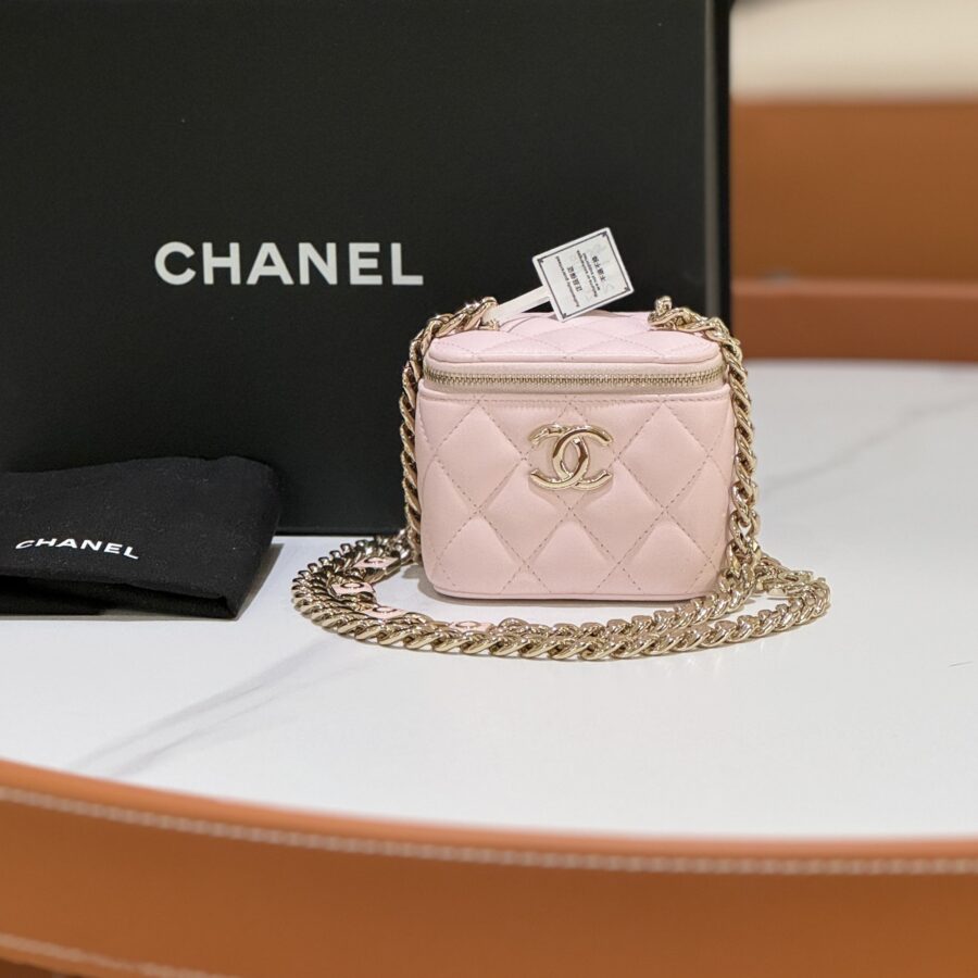 Chanel Lambskin Gold Elegant Handbag | Studio Nafay