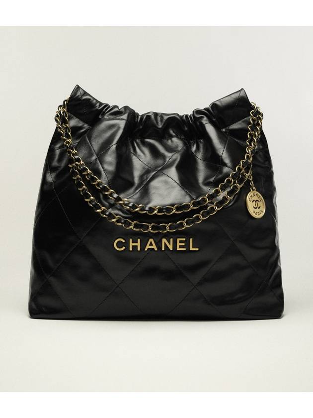 Medium Shoulder Bag Shiny Calfskin Gold Black Chanel | Studio Nafay