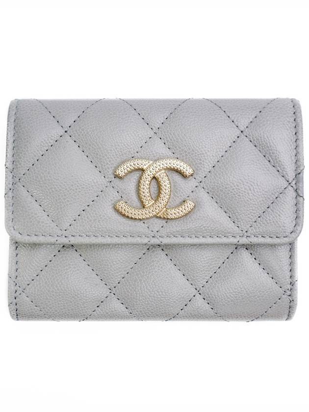 CC Logo Flap Caviar Leather Card Wallet Light Grey Chanel | Studio Nafay