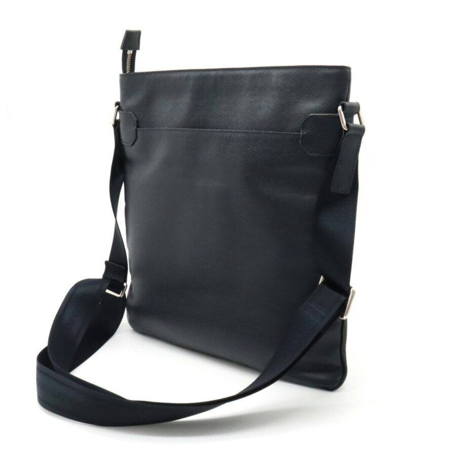 LOUIS VUITTON Taiga Sasha Shoulder Bag Bol Navy | Studio Nafay