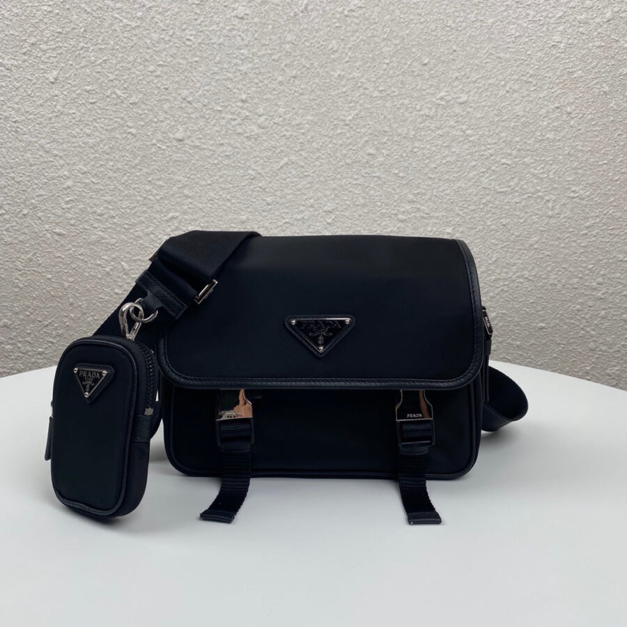 MESSENGER BAG 22 IN BLACK RE-NYLON | Studio Nafay