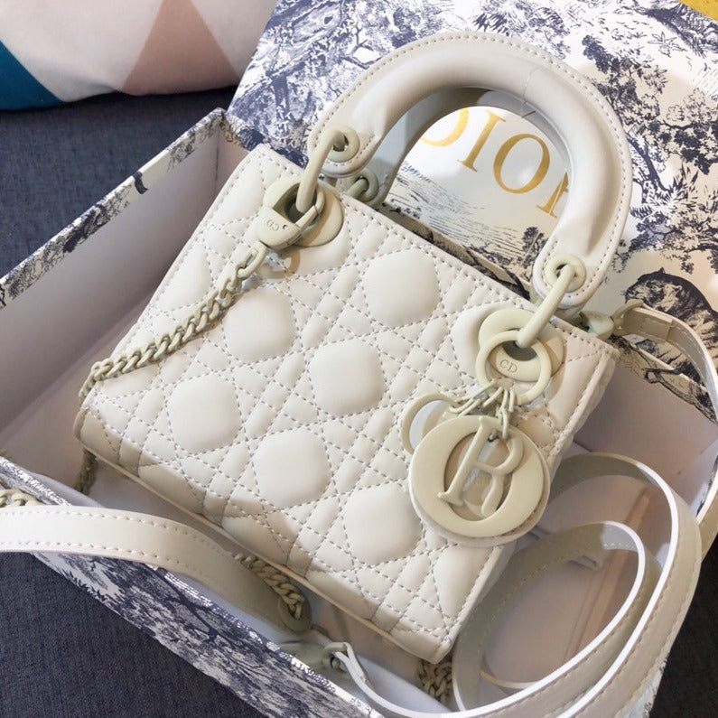 MINI LADY 17 BAG IN WHITE CALFSKIN | Studio Nafay