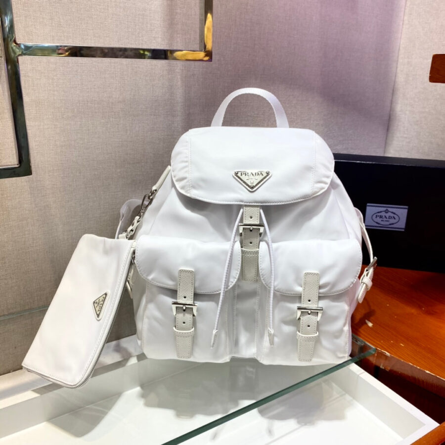 BACKPACK 32 IN WHITE PARACHUTE FABRIC | Studio Nafay