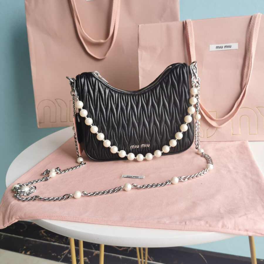 CRYSTAL CHAIN 21 BAG IN BLACK LAMBSKIN | Studio Nafay
