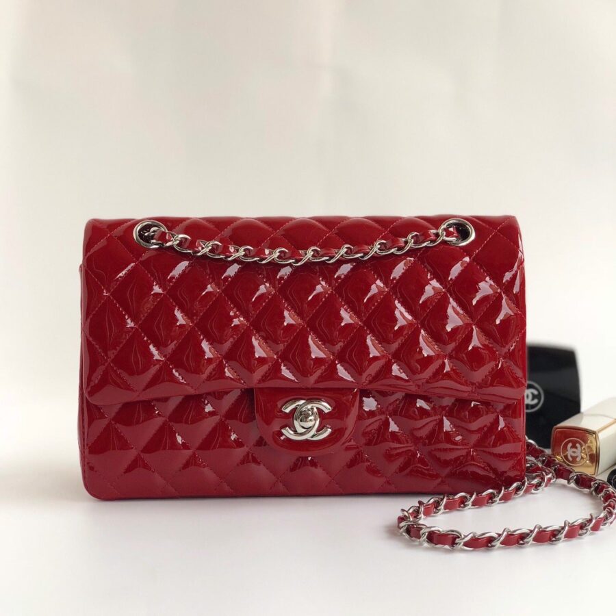 FLAP BAG MEDIUM 25CM RED PATENT CALFSKIN SILVER HARDWARE | Studio Nafay