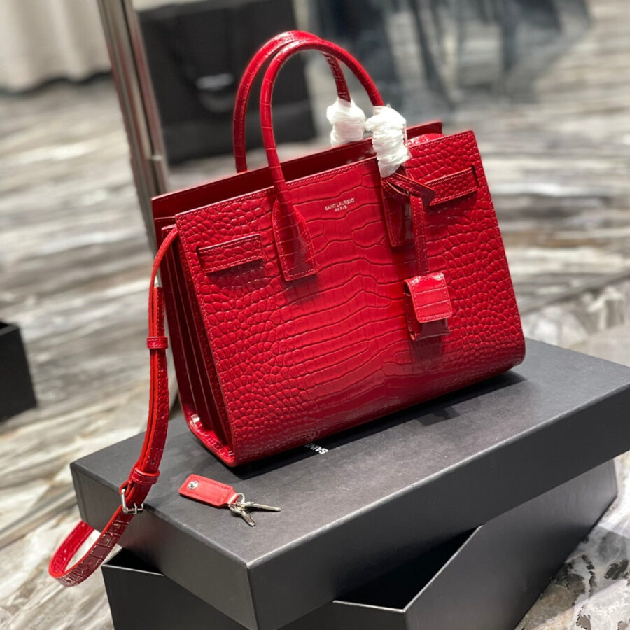 SAC DE JOUR BABY 26 RED CALFSKIN GOLD HARDWARE | Studio Nafay