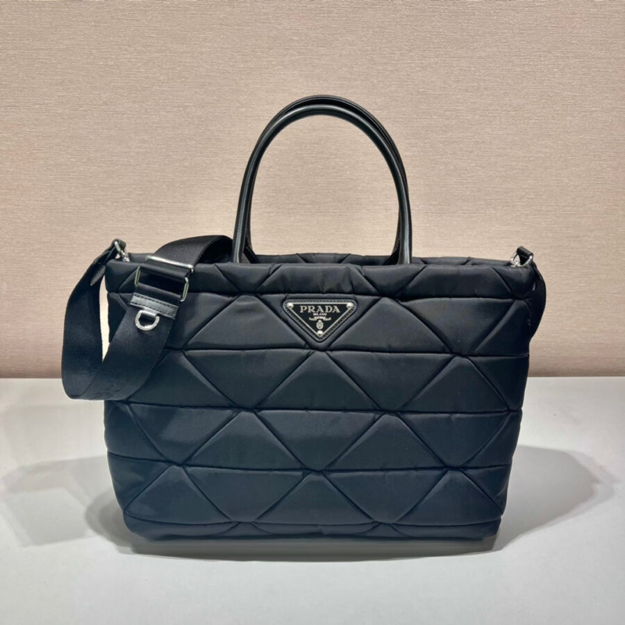TRIANGLE PATTERN TOTE BAG 33 IN BLACK QUILTED RE-NYLON | Studio Nafay