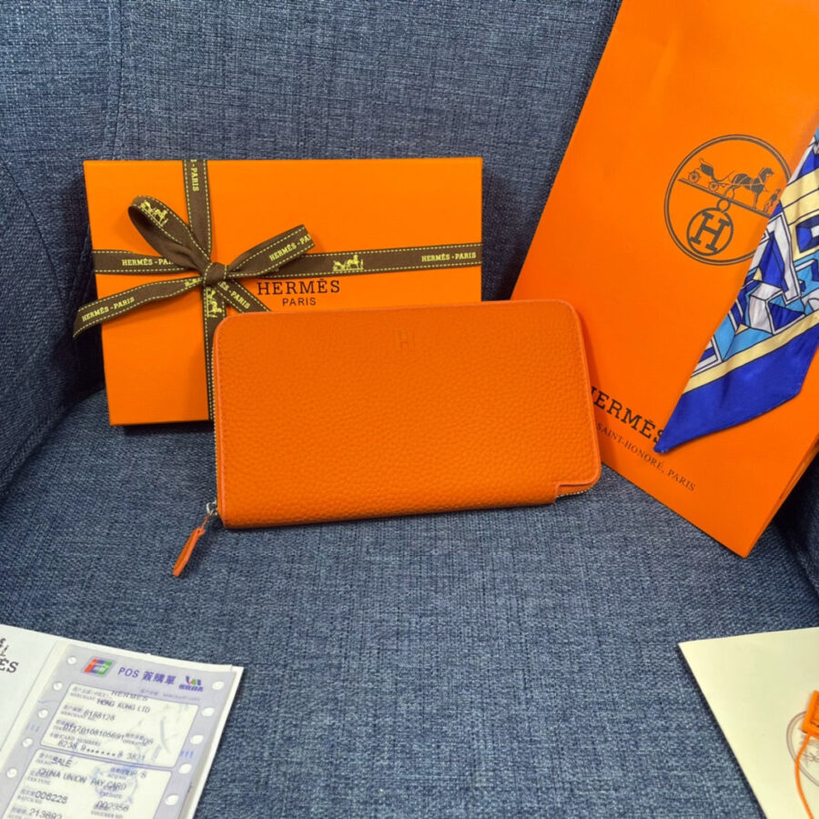 HM SILK'IN CLASSIC WALLET 19 ORANGE GRAINED CALFSKIN | Studio Nafay