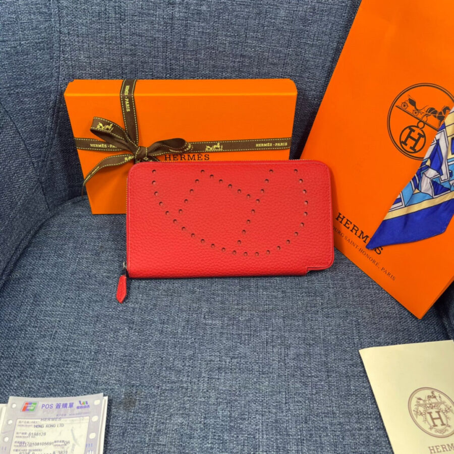 HM SILK'IN HOLED WALLET 19 RED GRAINED CALFSKIN | Studio Nafay