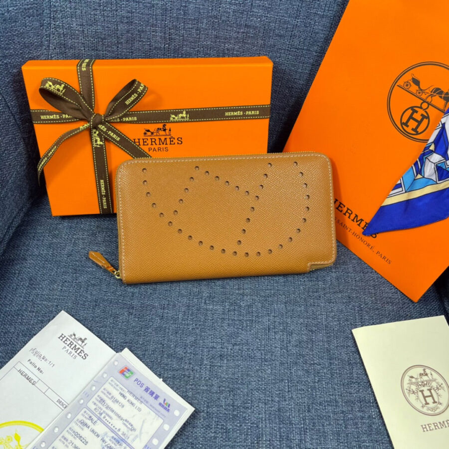 HM SILK'IN HOLED WALLET 19 BRONZE CALFSKIN | Studio Nafay