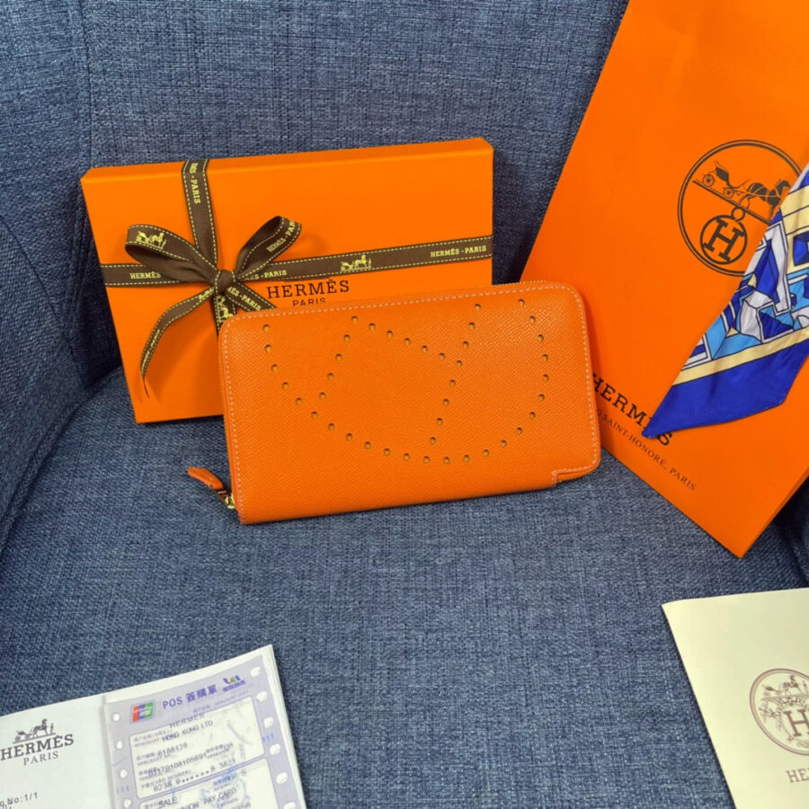 HM SILK'IN HOLED WALLET 19 ORANGE CALFSKIN | Studio Nafay