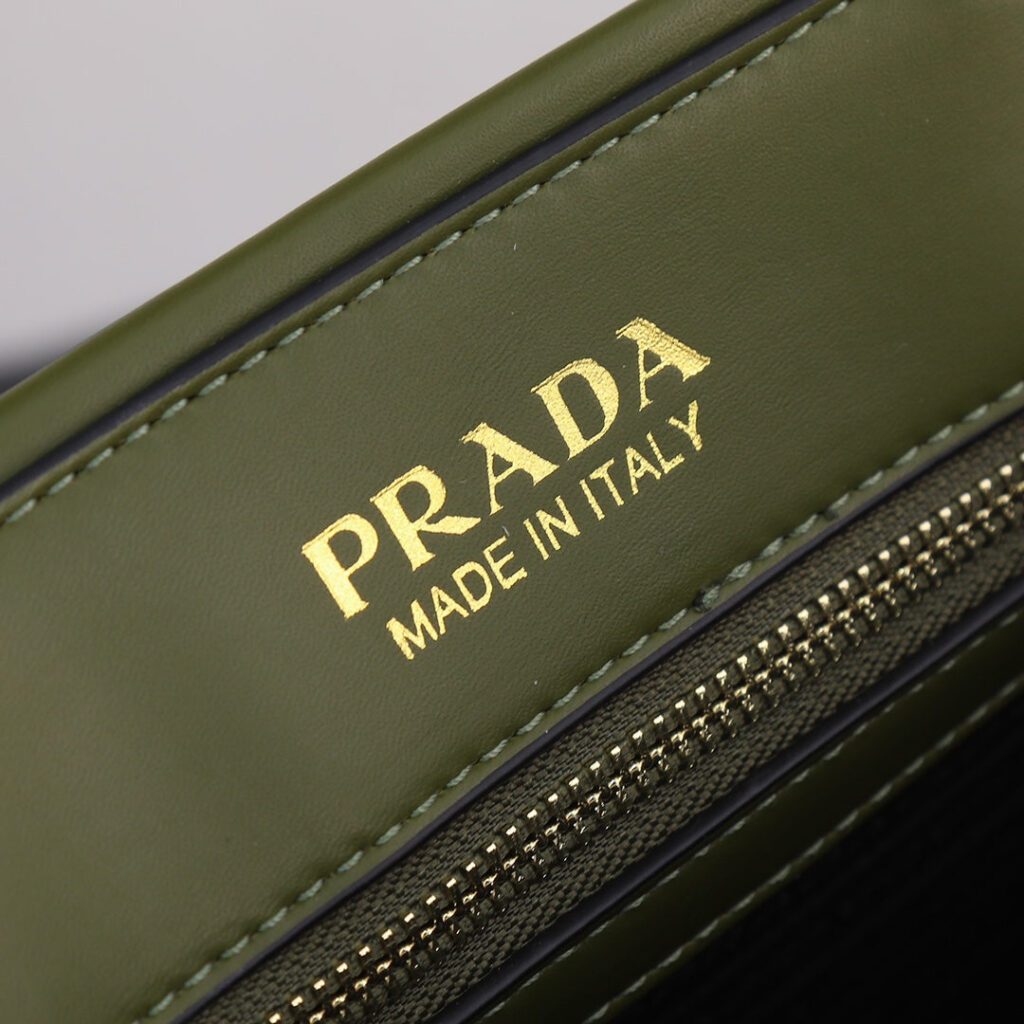 PRA LARGE 39 TOTE IN OLIVE GREEN CALFSKIN GOLD HARDWARE - Product Image 2