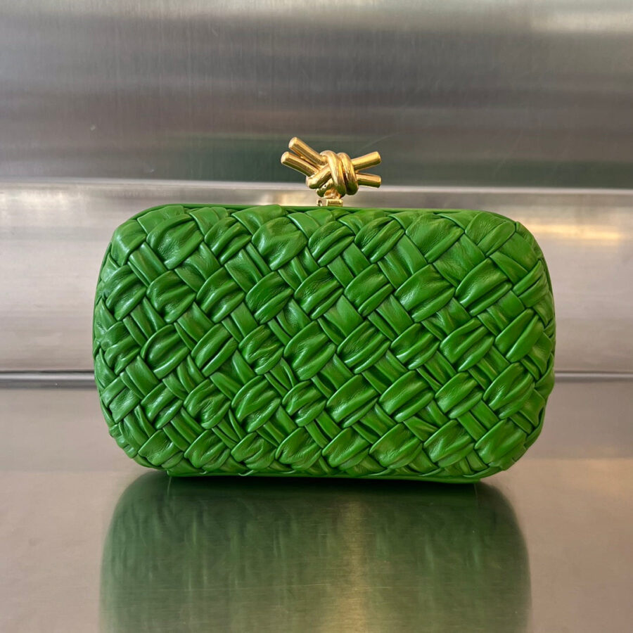 KNOT 19 IN EMERALD GREEN LAMBSKIN | Studio Nafay