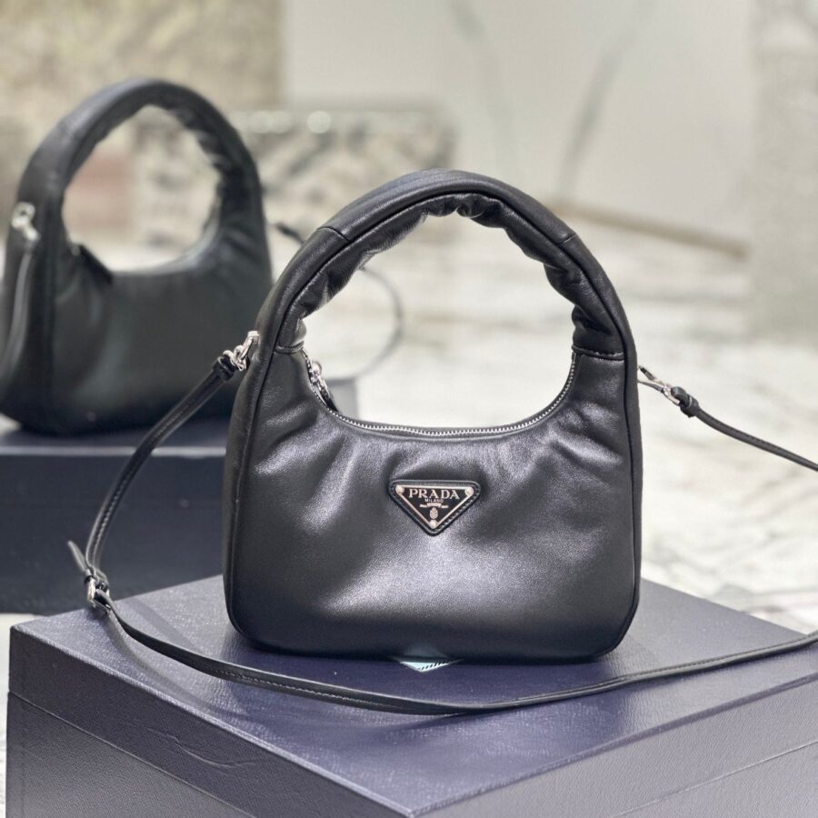HOBO BAG 21 IN BLACK SOFT LAMBSKIN | Studio Nafay
