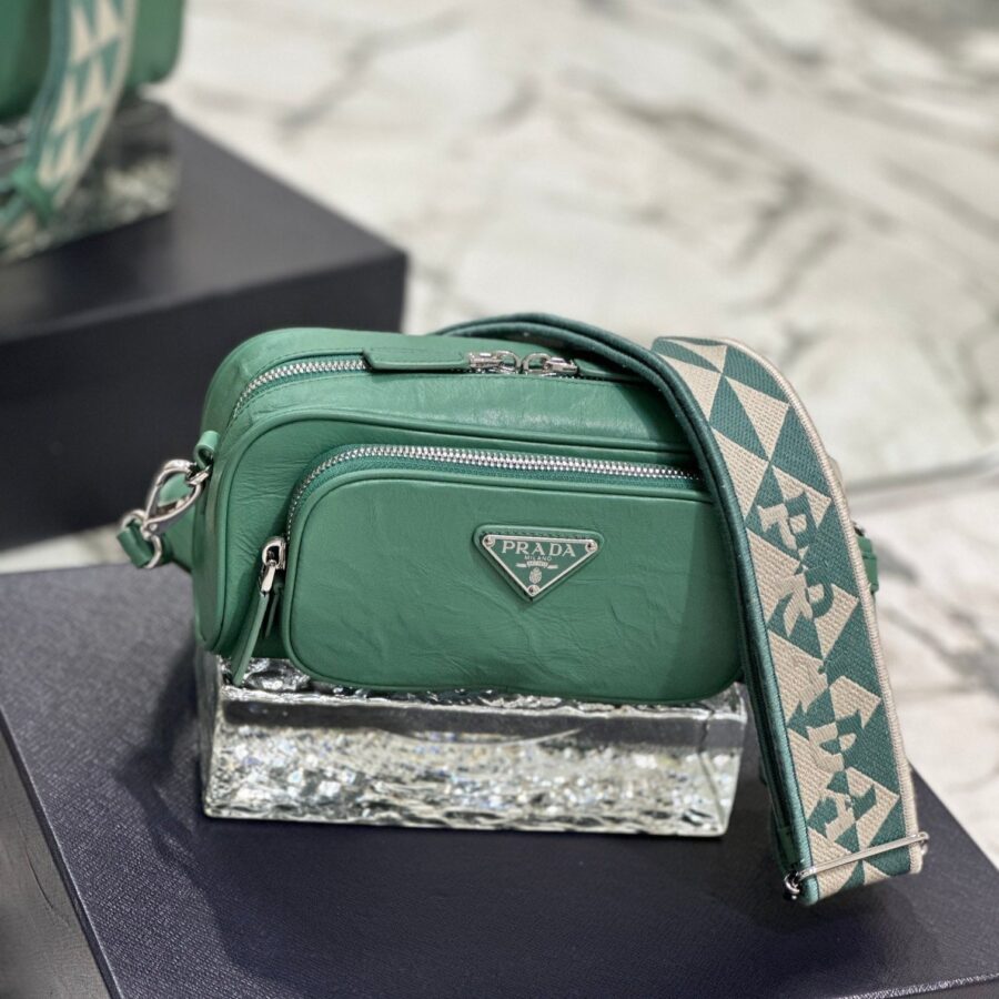 CAMERA BAG 23 IN CASTLETON GREEN WRINKLED LAMBSKIN | Studio Nafay