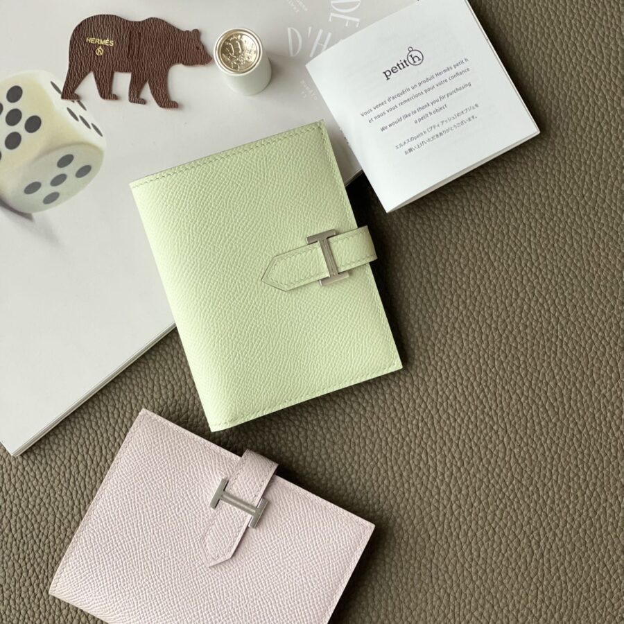 HM MINI BEARN WALLET 10.5 EPSOM SILVER HARDWARE | Studio Nafay