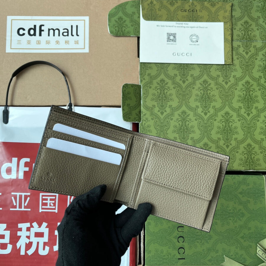 WALLET 11 IN MOSS GREEN EMBOSSED CALFSKIN | Studio Nafay