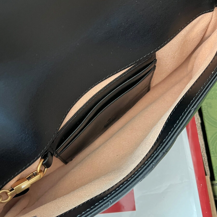 gg marmont 21cm black calfskin gold hardware | Studio Nafay