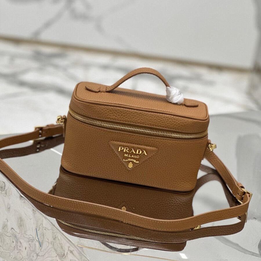 VANITY CASE 18 IN RUSSET BROWN GRAINED CALFSKIN GOLD HARDWARE | Studio Nafay