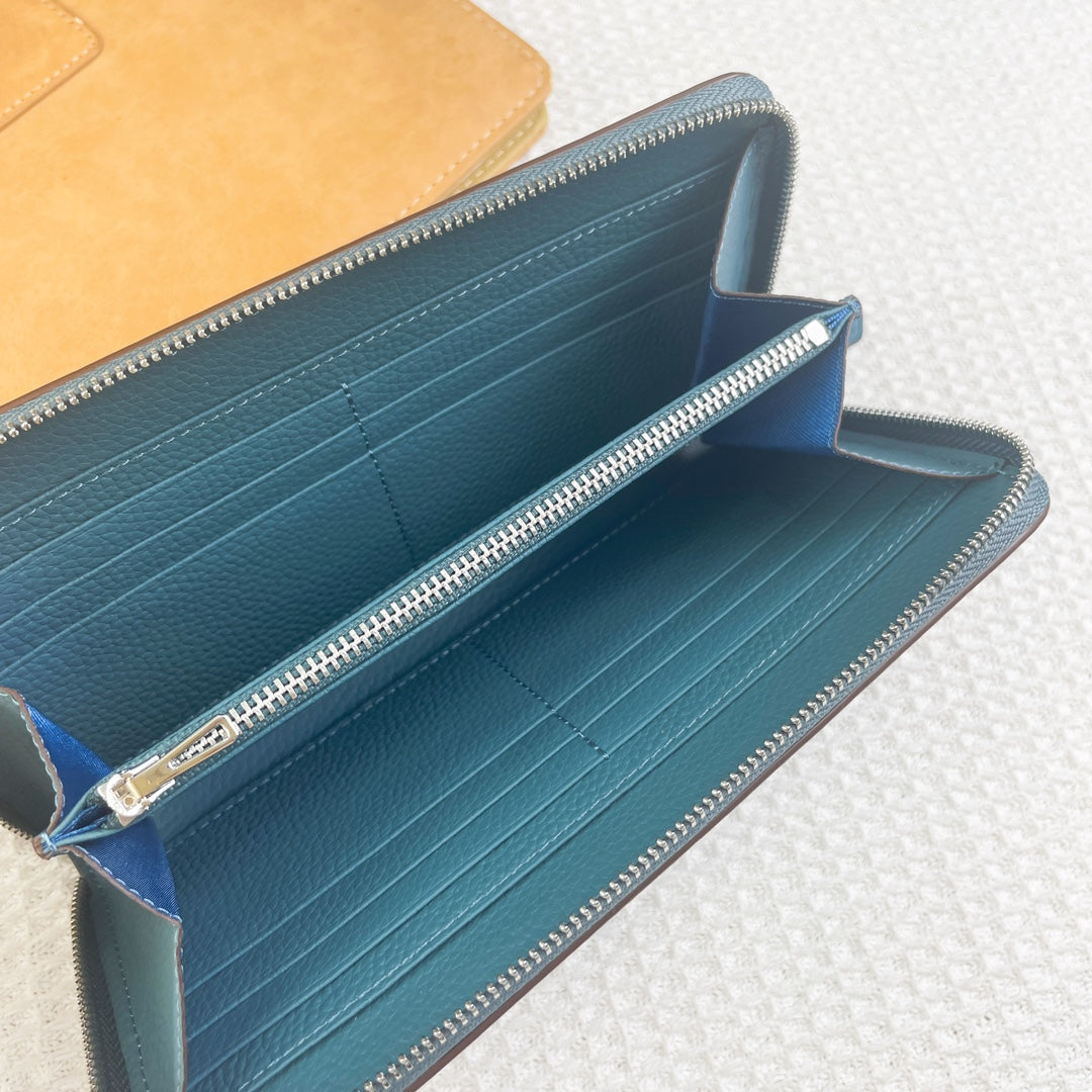 HM SILK’IN HOLED CLASSIC WALLET 20 CERULEAN GRAINED CALFSKIN