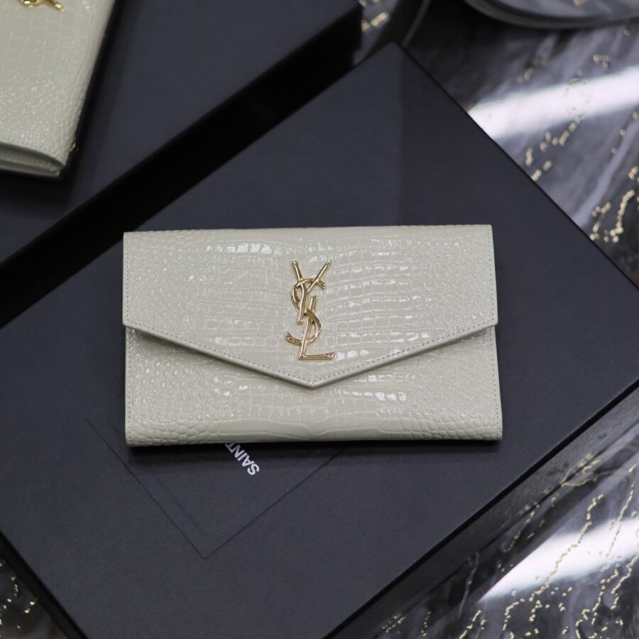 UPTOWN WALLET 21 IN WHITE CROCODILE PATTERN CALFSKIN GOLD LOGO | Studio Nafay