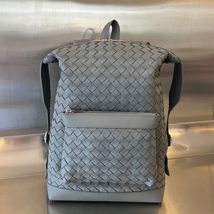 BACKPACK 42 IN GREY CALFSKIN | Studio Nafay