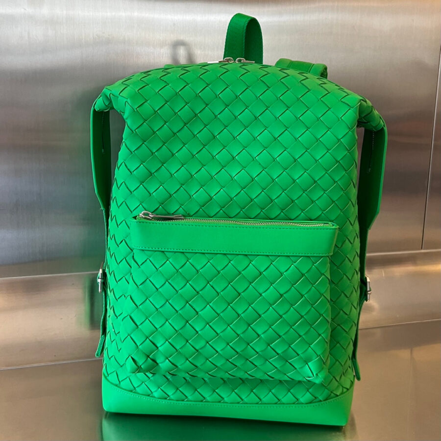 BACKPACK 42 IN PARAKEET GREEN CALFSKIN | Studio Nafay