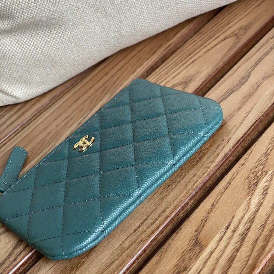 cc zipped wallet 15 blue green caviar gold hardware | Studio Nafay
