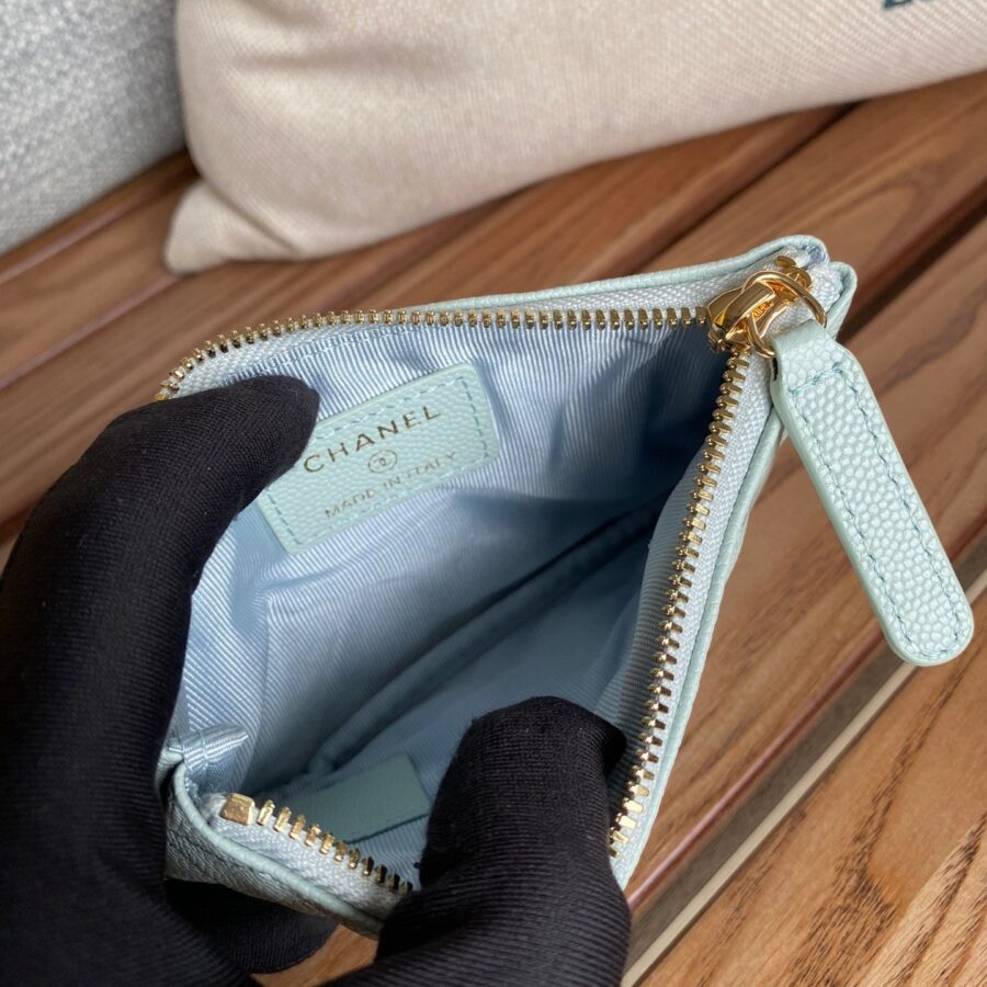 cc zipped wallet 15 light cloud blue caviar gold hardware | Studio Nafay