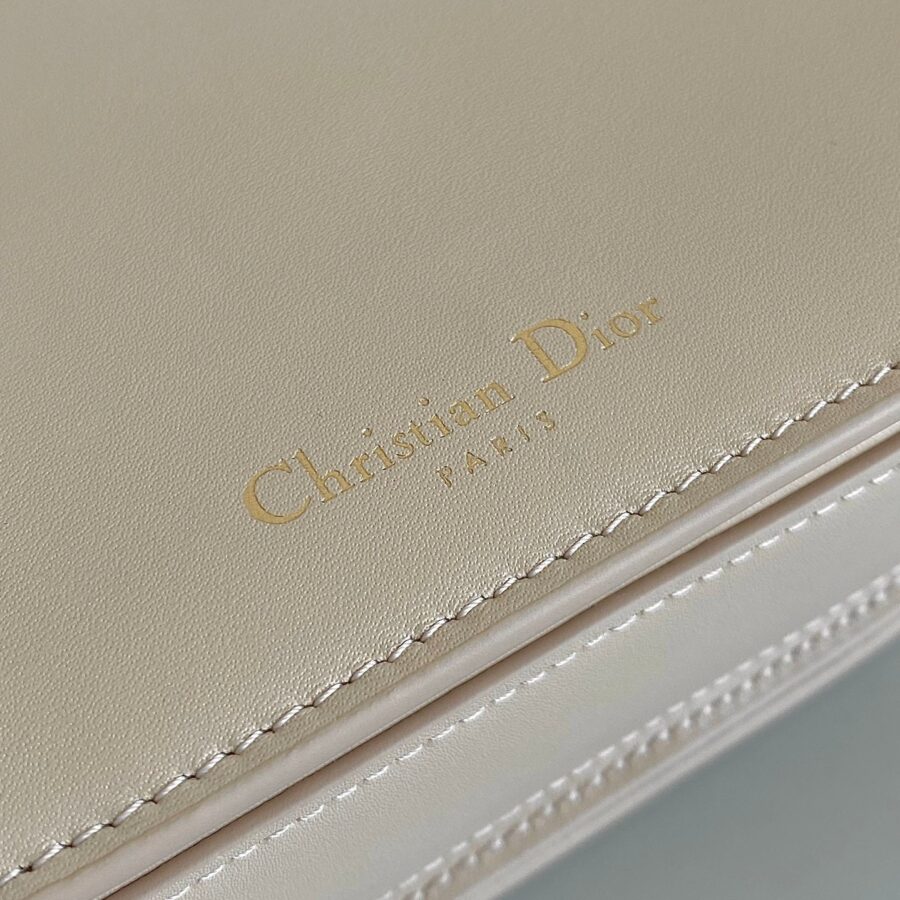 SIGNATURE HOBO 21 BAG IN BEIGE CALFSKIN | Studio Nafay