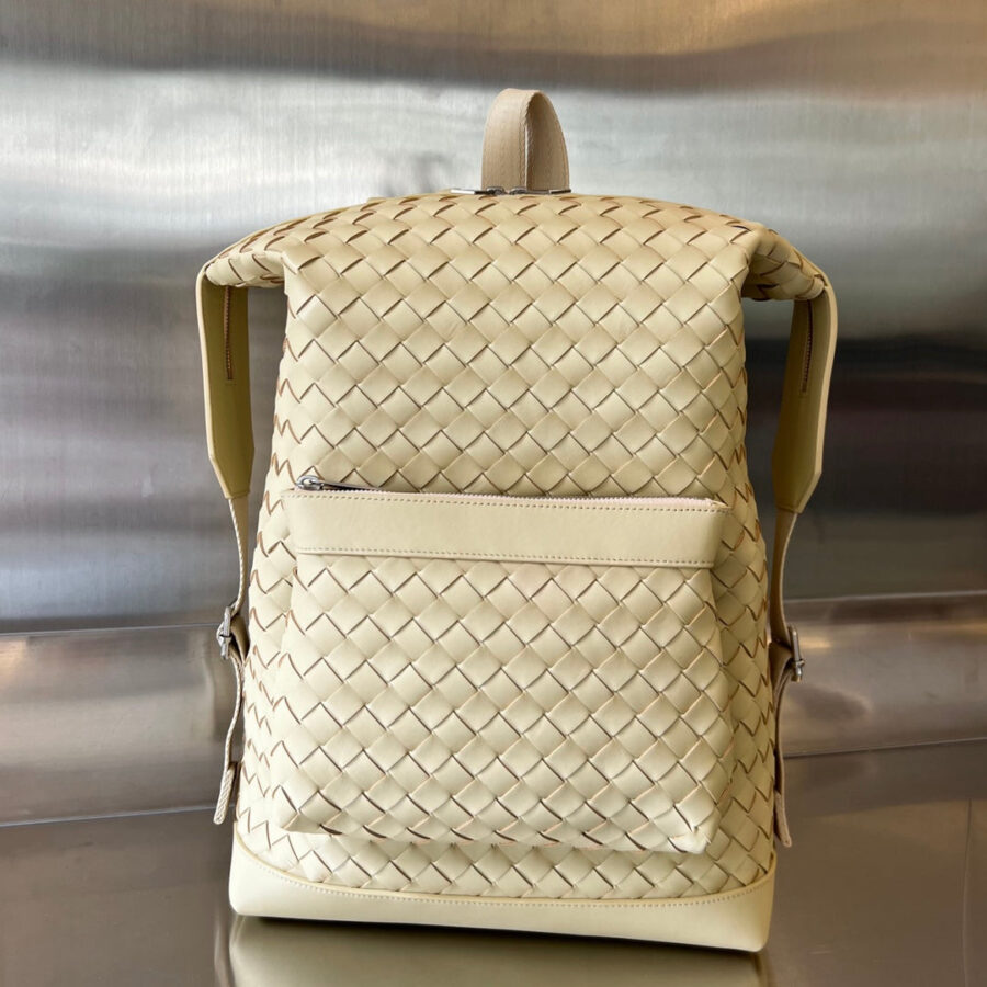 BACKPACK 42 IN BEIGE CALFSKIN | Studio Nafay