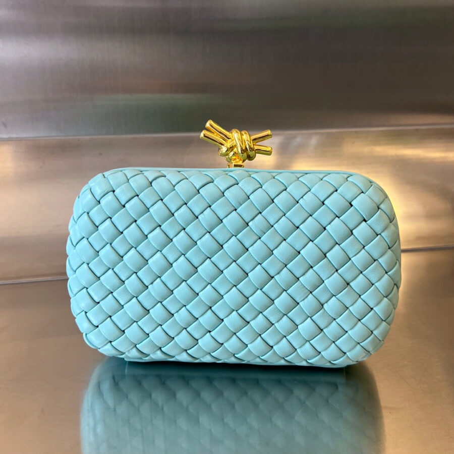 KNOT 20 IN BLUE PASTEL LAMBSKIN | Studio Nafay