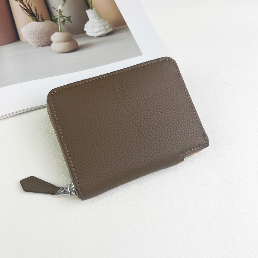 HM SILK'IN SHORT WALLET 11.5 BROWN GRAINED CALFSKIN | Studio Nafay