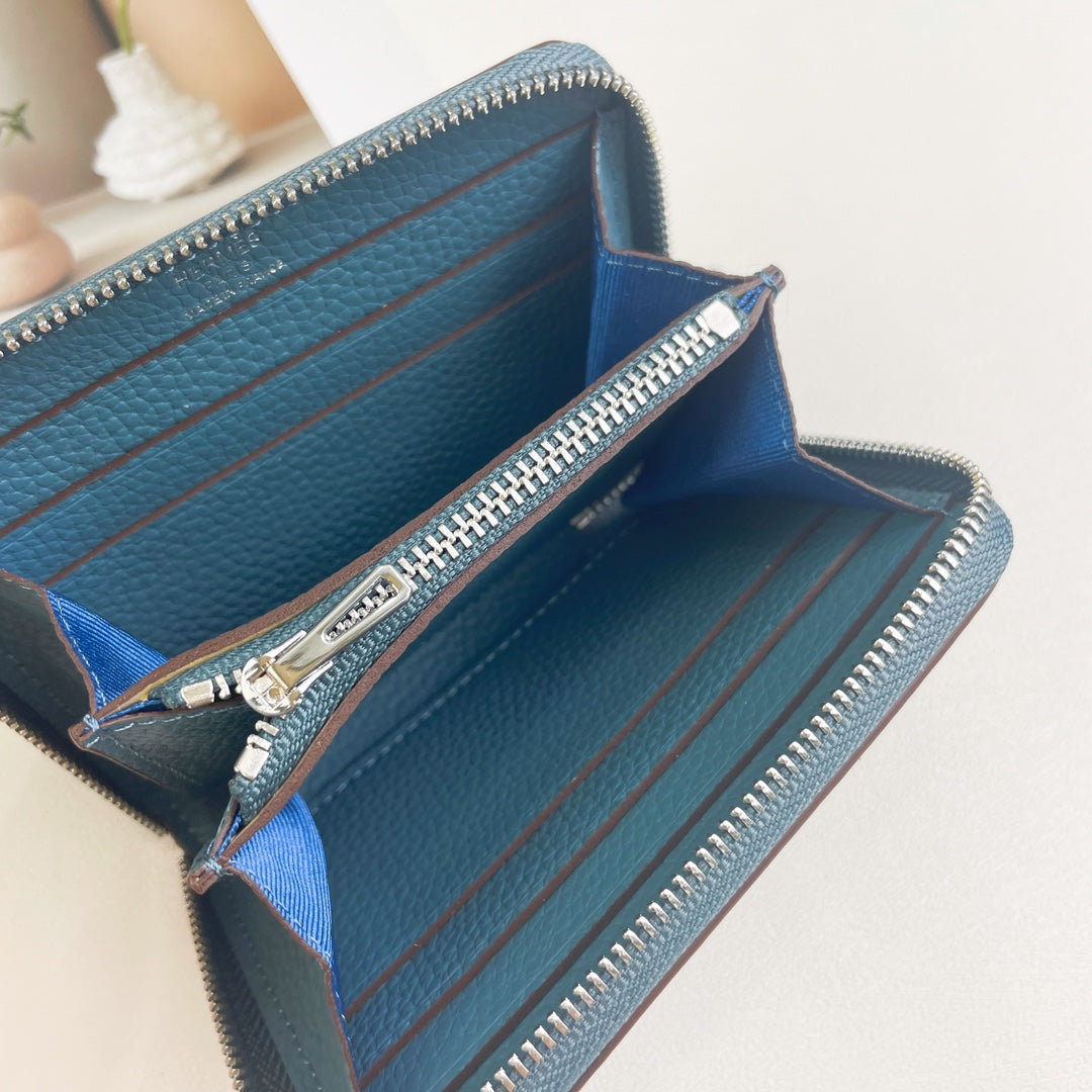 HM SILK’IN HOLED SHORT WALLET 11.5 CERULEAN GRAINED CALFSKIN